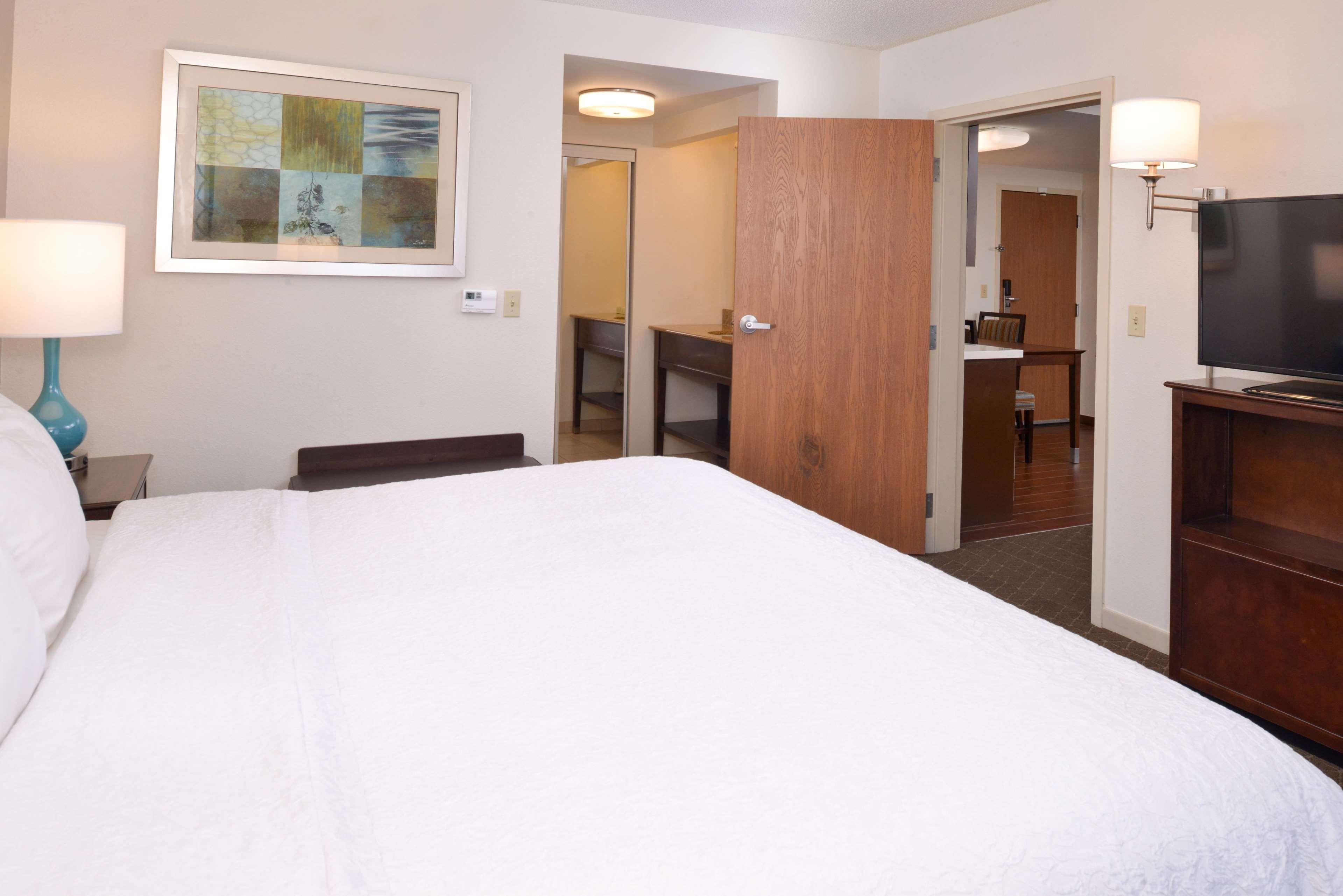Hampton Inn & Suites Pueblo-Southgate Bagian luar foto