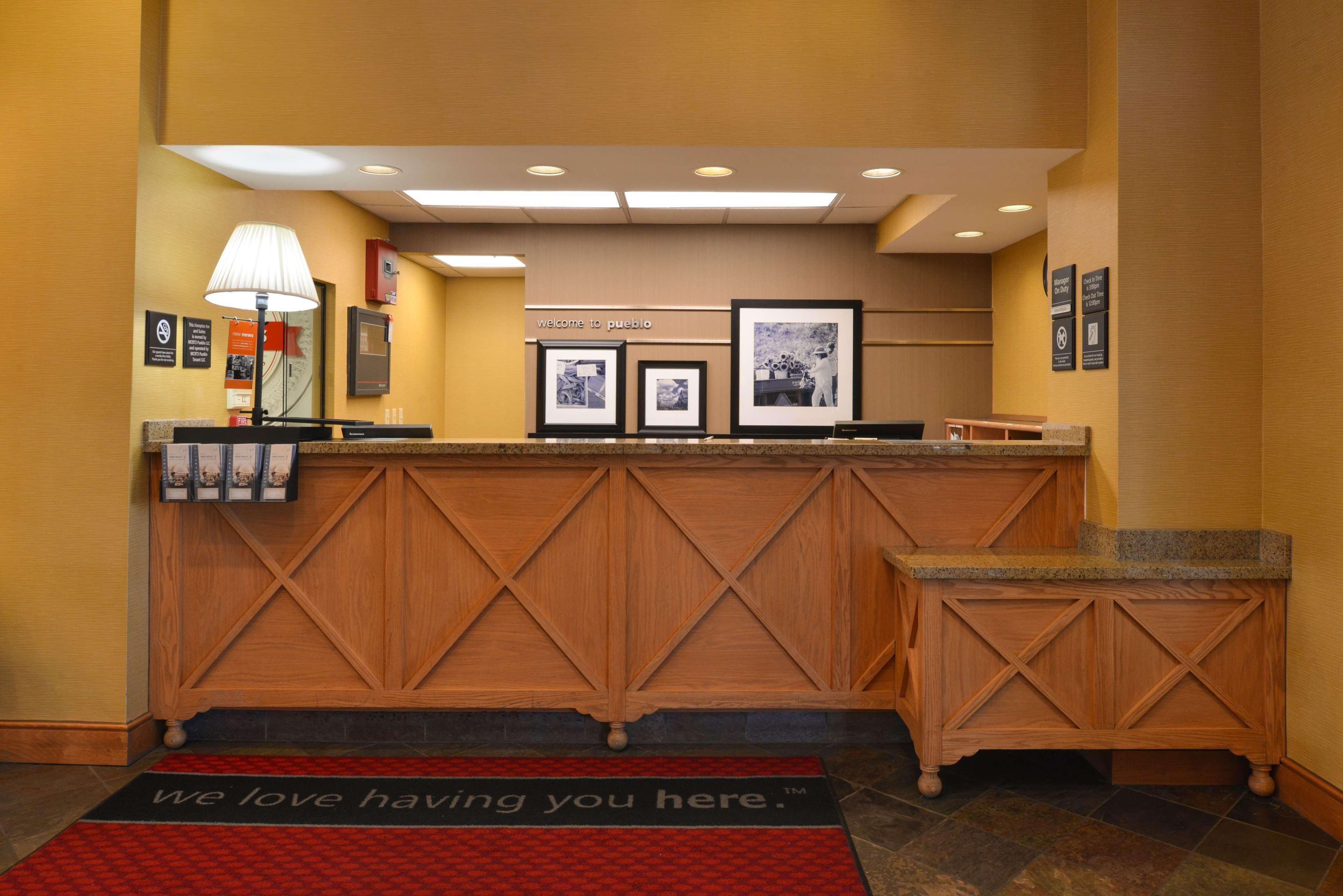 Hampton Inn & Suites Pueblo-Southgate Bagian luar foto