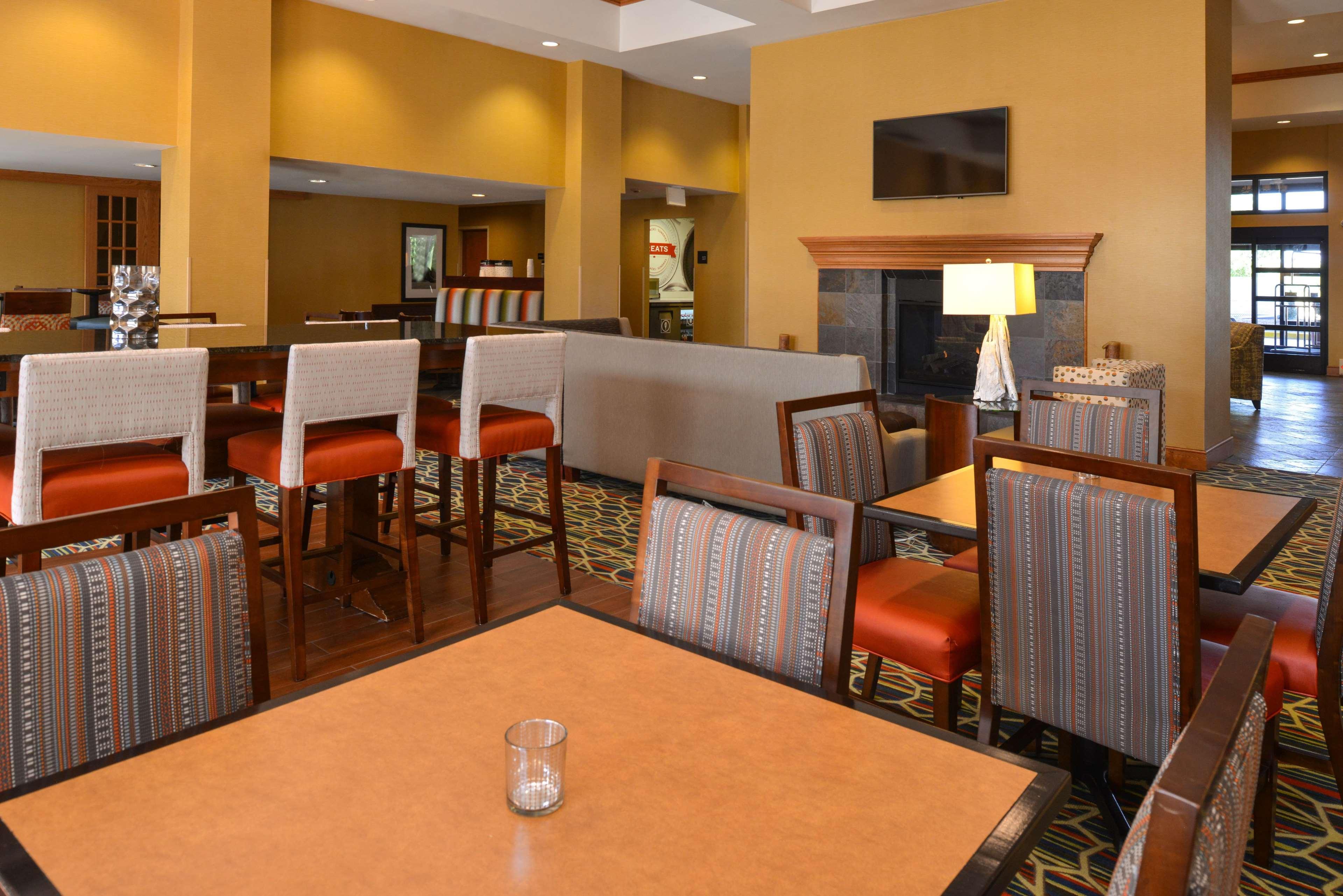 Hampton Inn & Suites Pueblo-Southgate Bagian luar foto