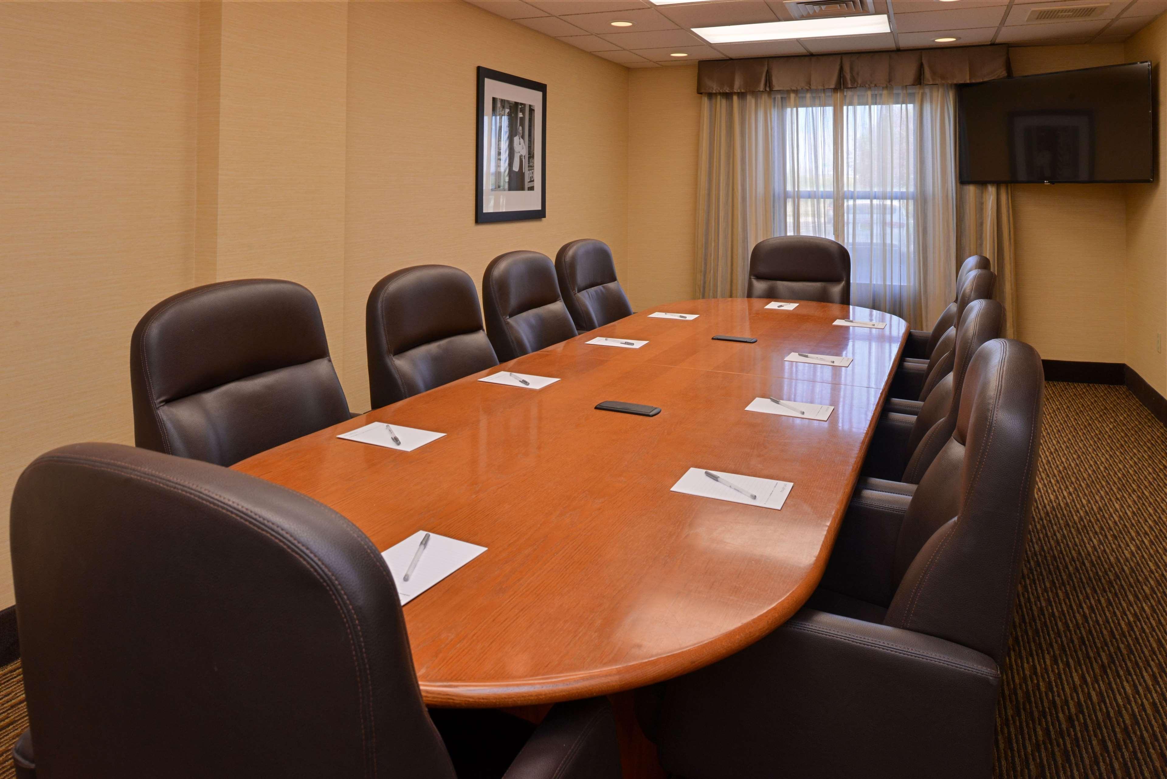 Hampton Inn & Suites Pueblo-Southgate Bagian luar foto