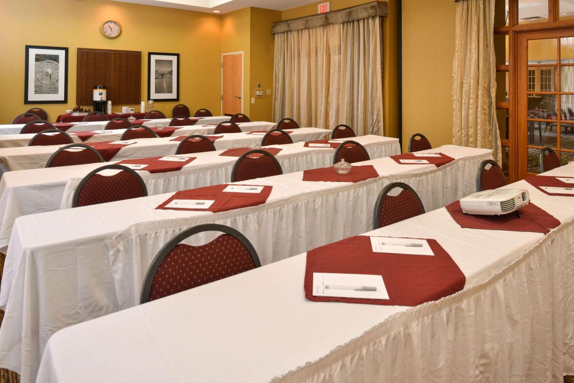 Hampton Inn & Suites Pueblo-Southgate Bagian luar foto