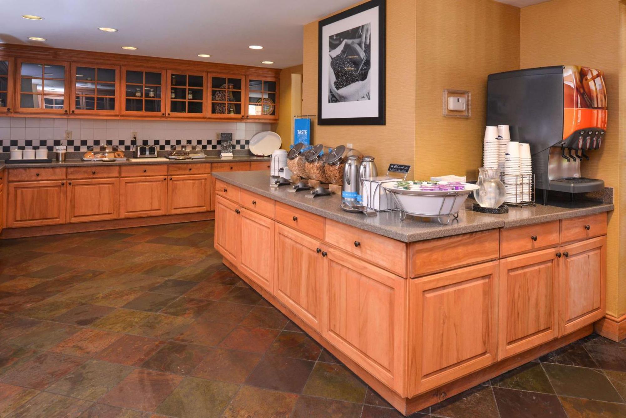 Hampton Inn & Suites Pueblo-Southgate Bagian luar foto
