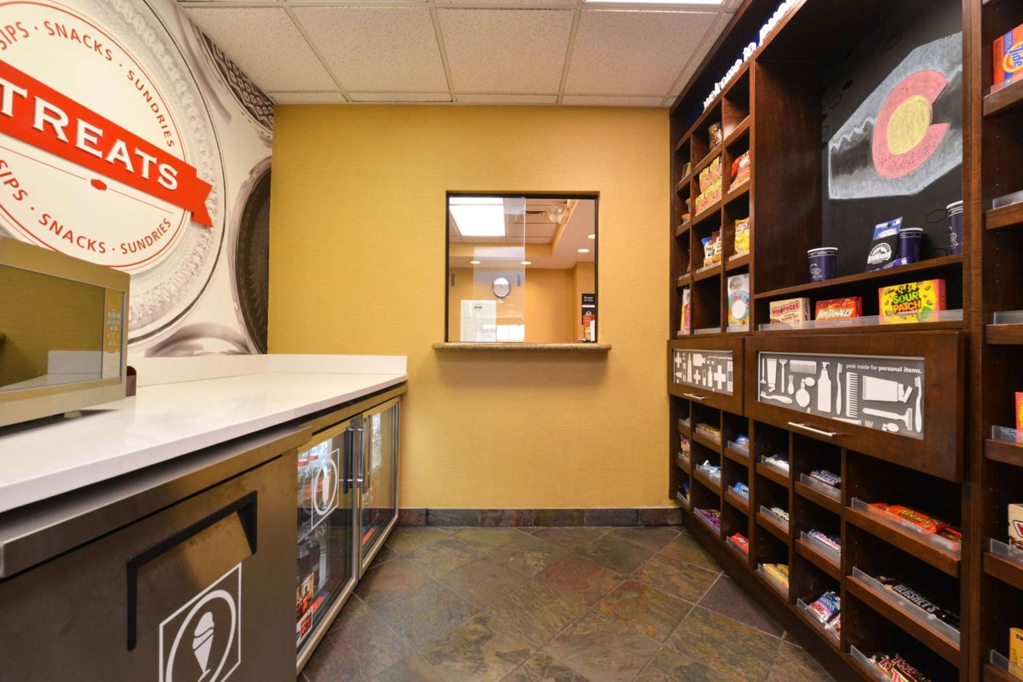 Hampton Inn & Suites Pueblo-Southgate Bagian luar foto