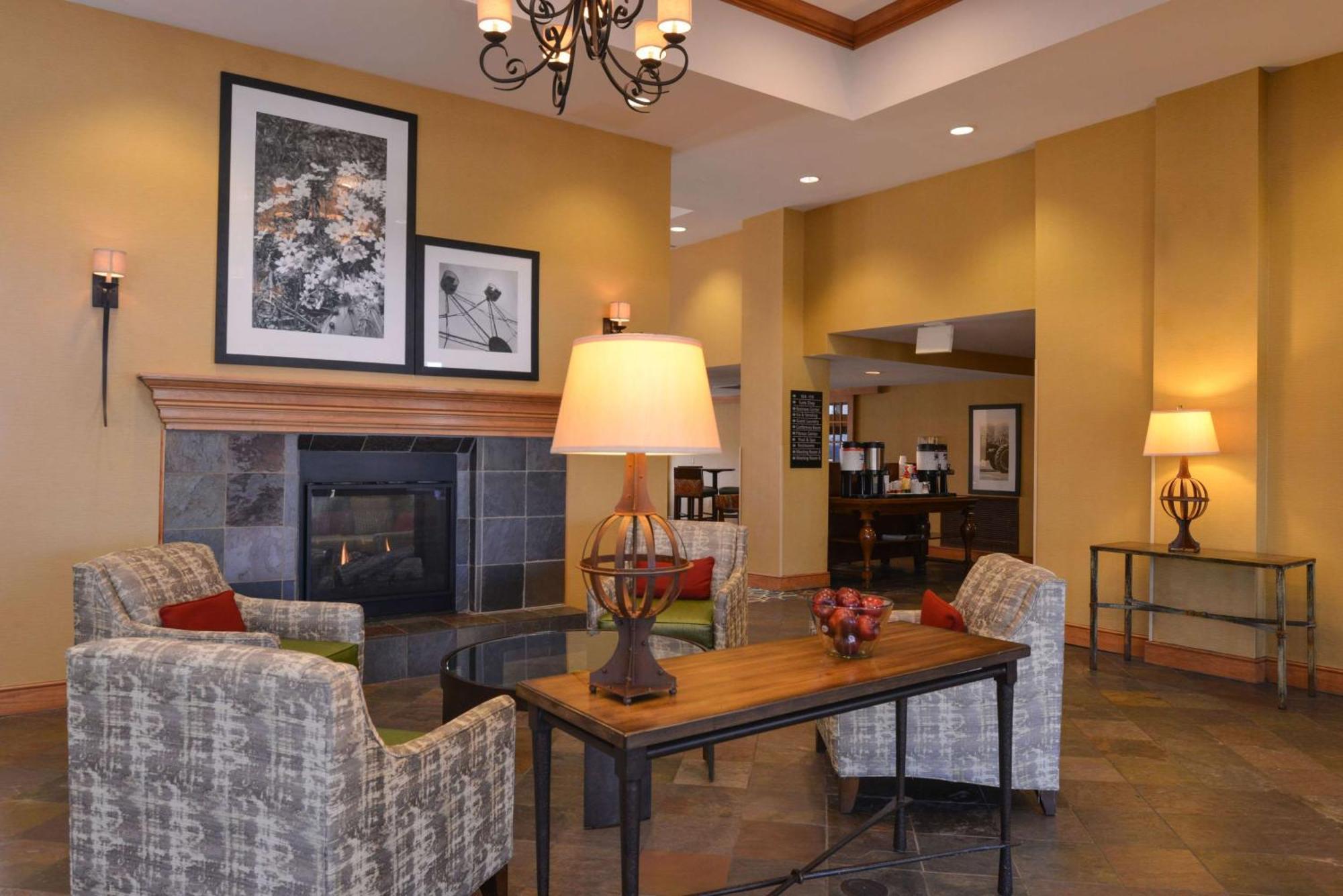 Hampton Inn & Suites Pueblo-Southgate Bagian luar foto