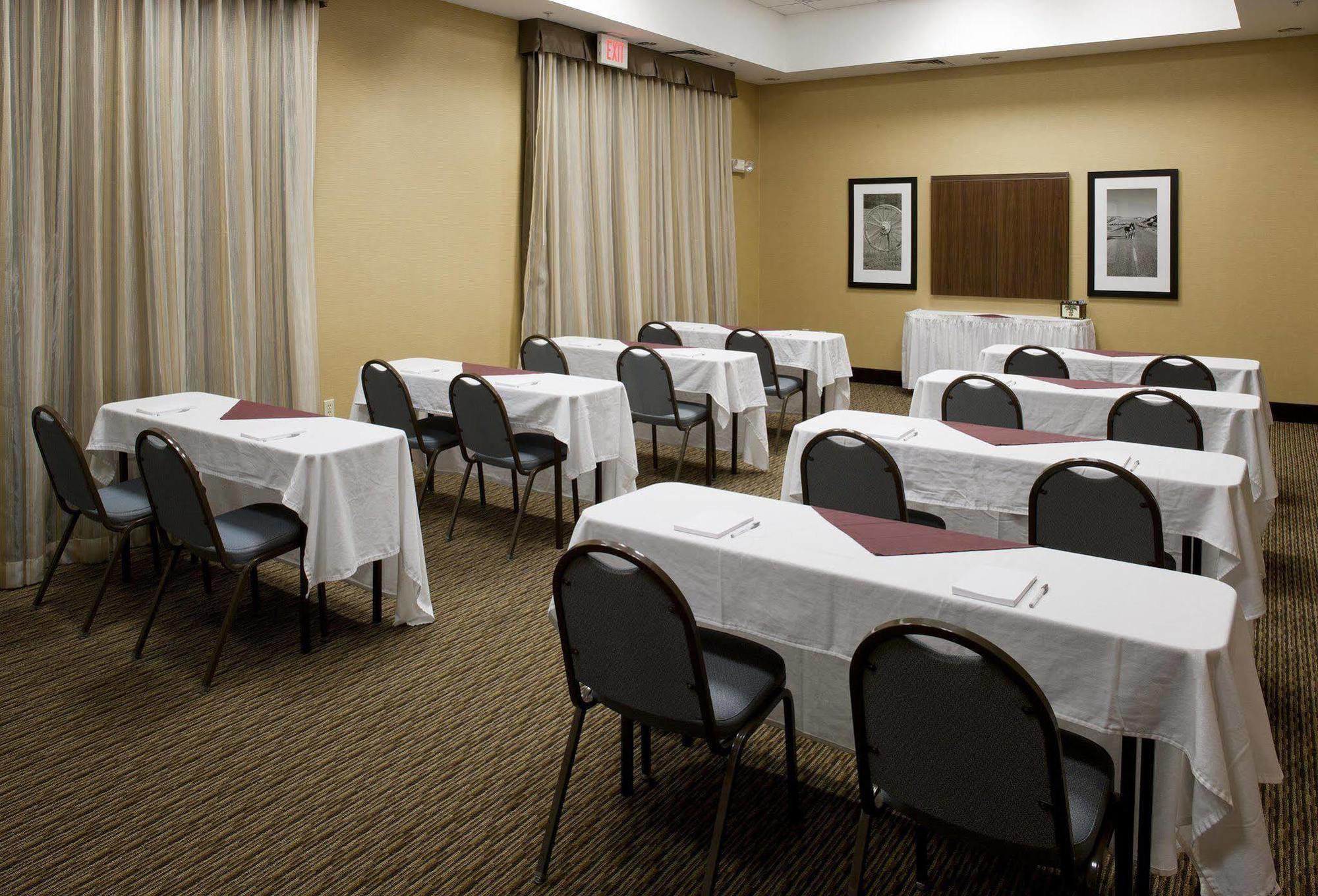 Hampton Inn & Suites Pueblo-Southgate Bagian luar foto